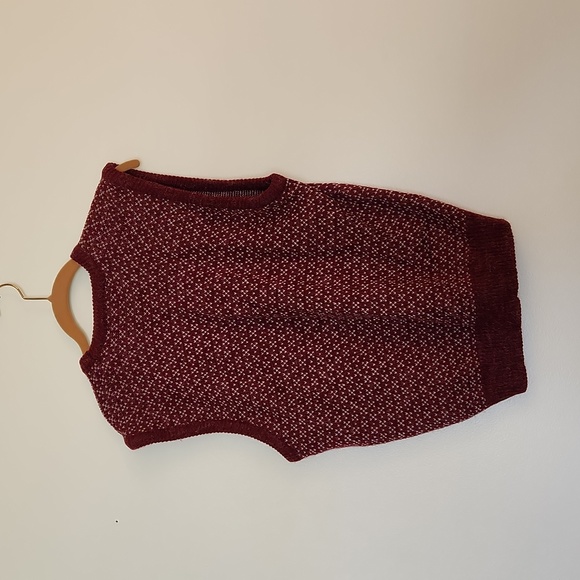 Vintage Red Sweater Graphix Vest - Picture 3 of 4